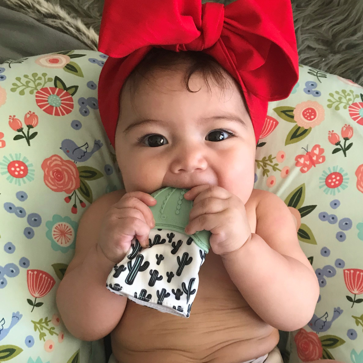 Itzy Mitt® Teething Mittens