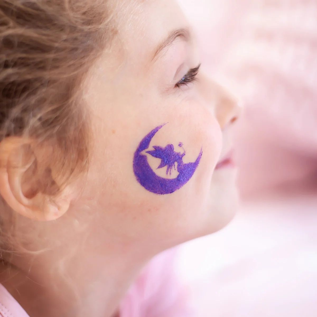 Adhesive Face Paint &amp; Makeup Stencils
