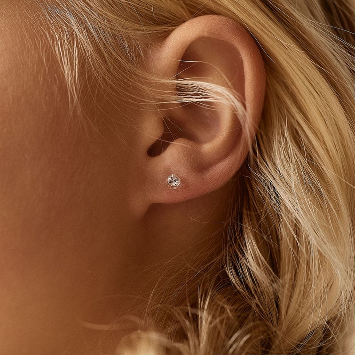 Bezel Earring 4 mm